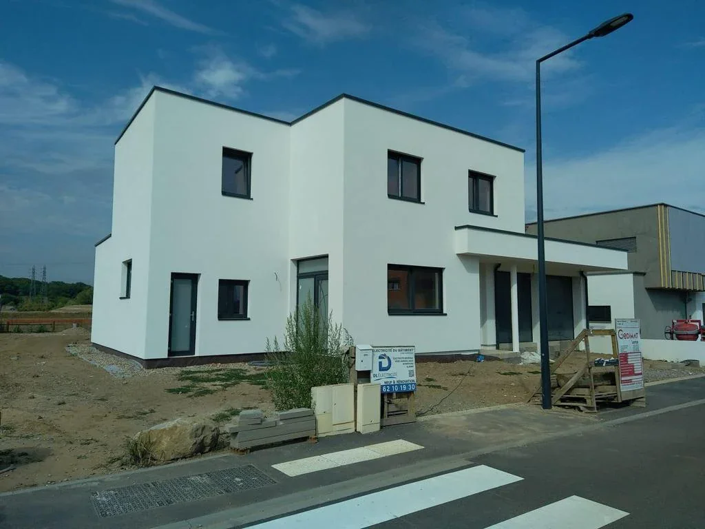 Maison cubique enduit blanc - Architecture moderne Grand-Est